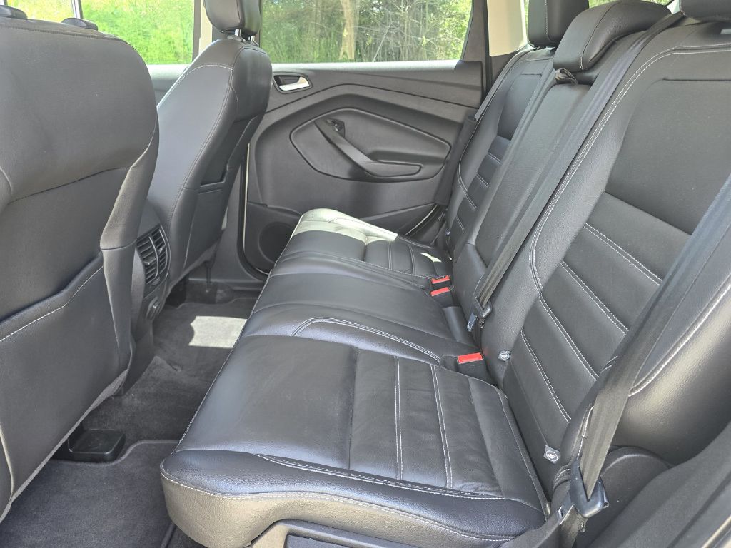 Photo 14 of this FORD ESCAPE
