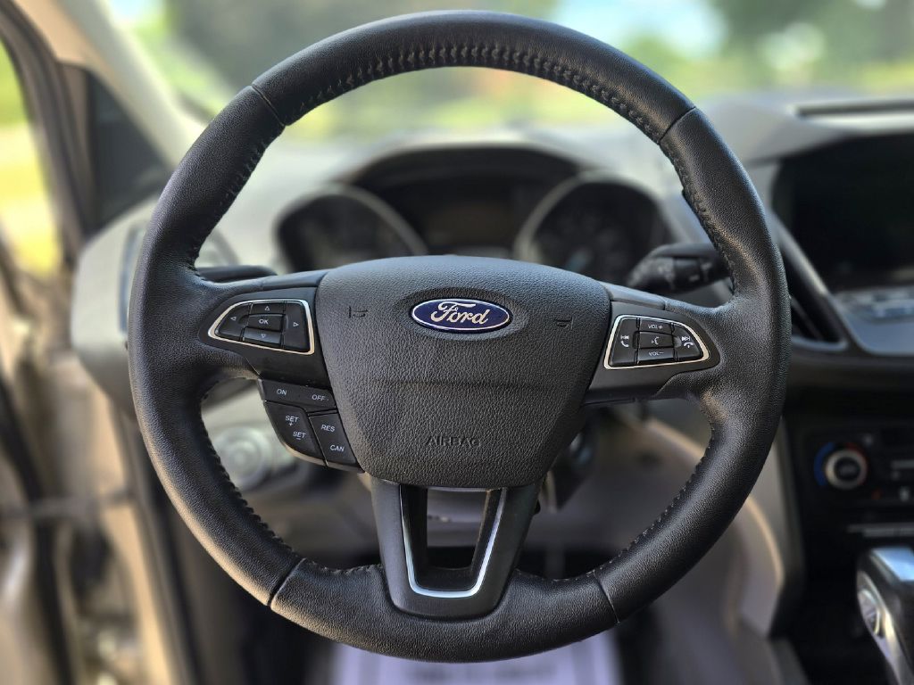 Photo 19 of this FORD ESCAPE