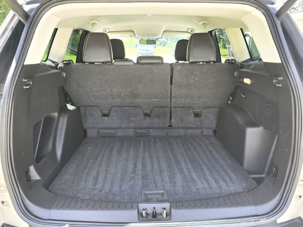 Photo 17 of this FORD ESCAPE