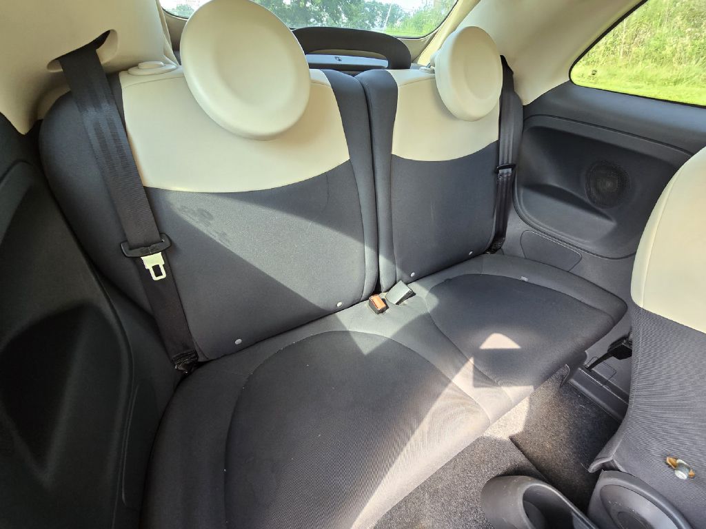 Photo 14 of this FIAT 500C
