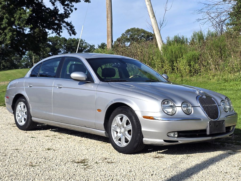 Photo 7 of this JAGUAR S-TYPE