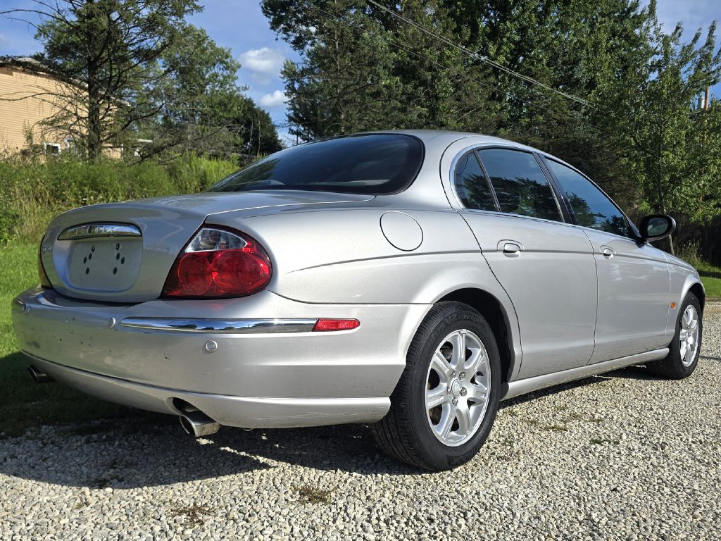 Photo 10 of this JAGUAR S-TYPE