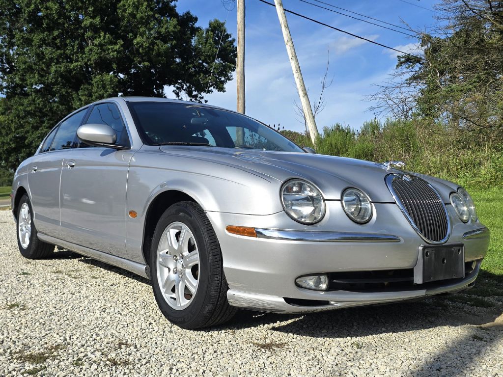 Photo 11 of this JAGUAR S-TYPE