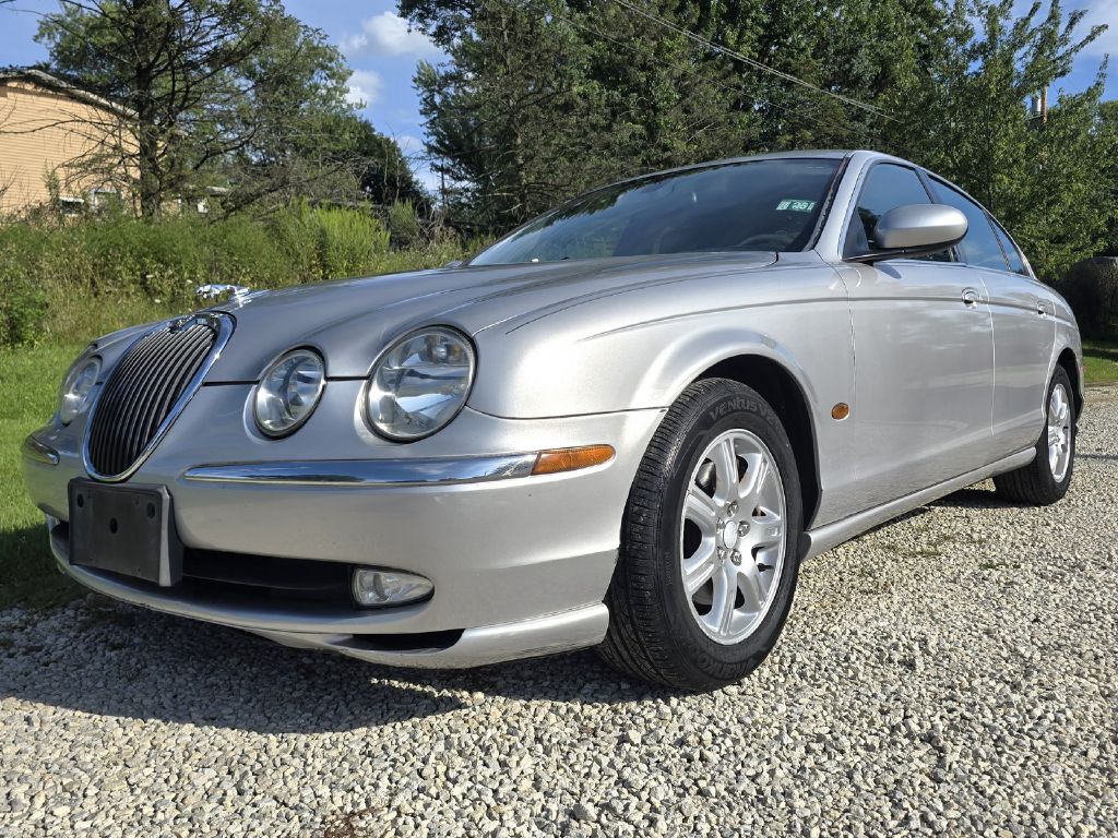 Photo 6 of this JAGUAR S-TYPE