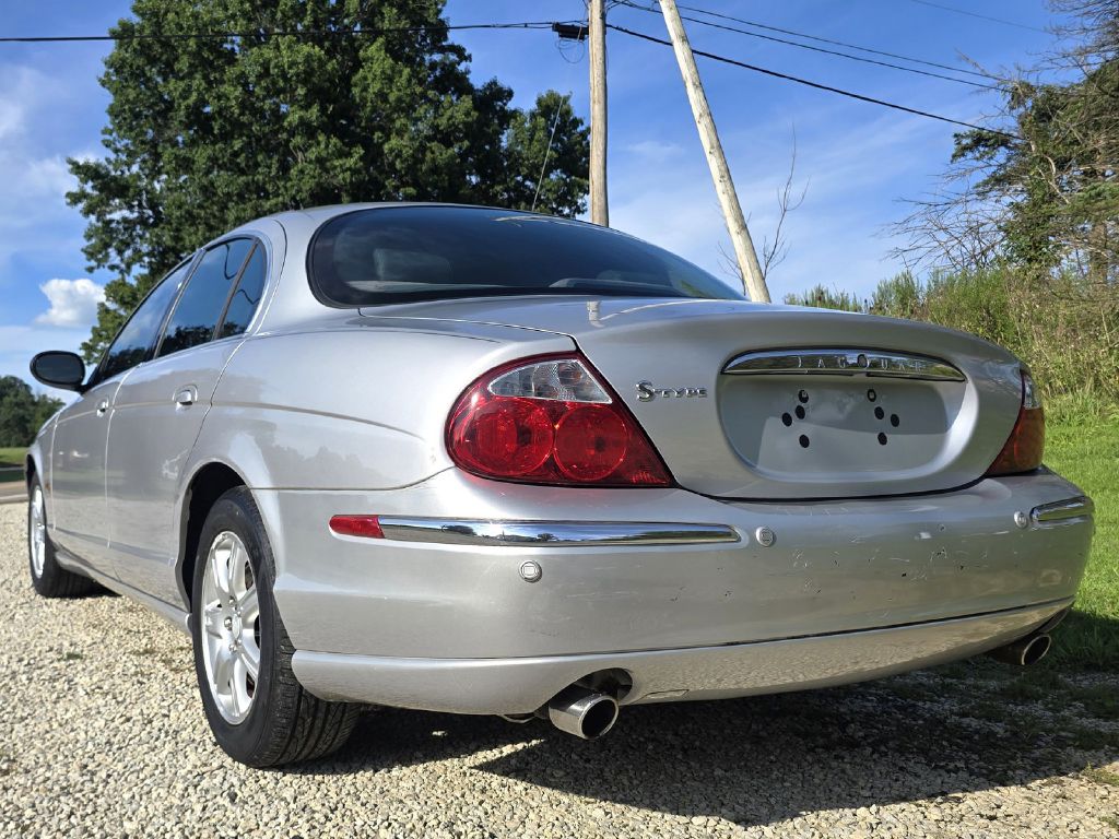 Photo 5 of this JAGUAR S-TYPE