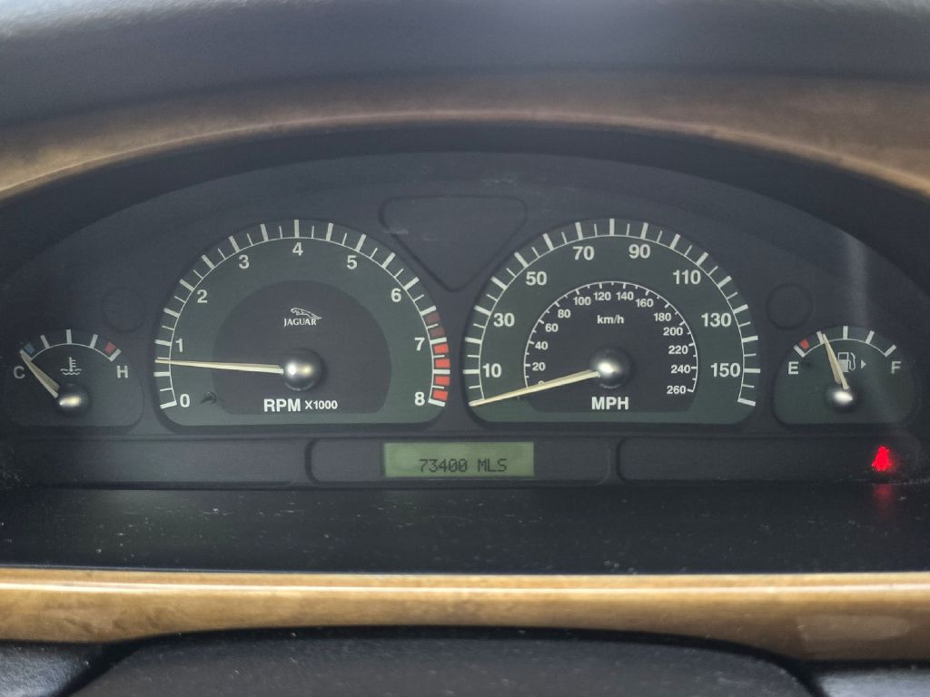 Photo 24 of this JAGUAR S-TYPE