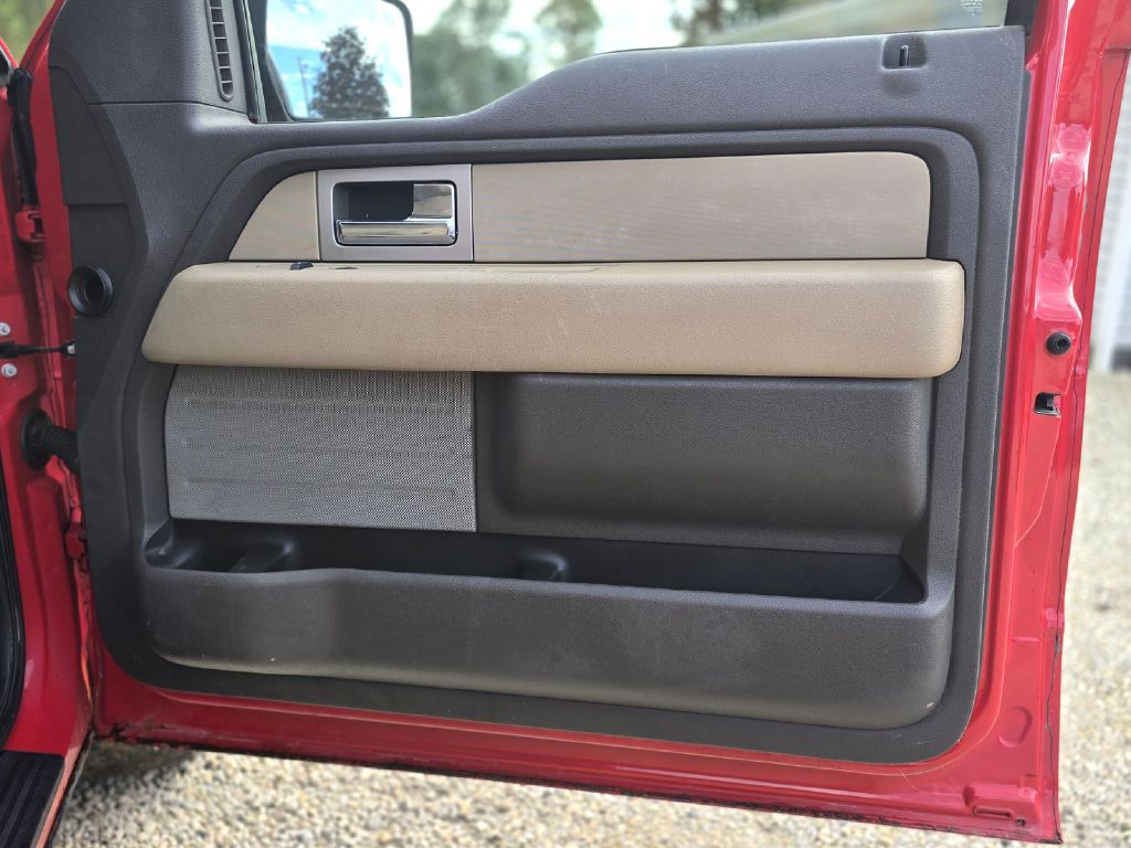 Photo 22 of this FORD F150