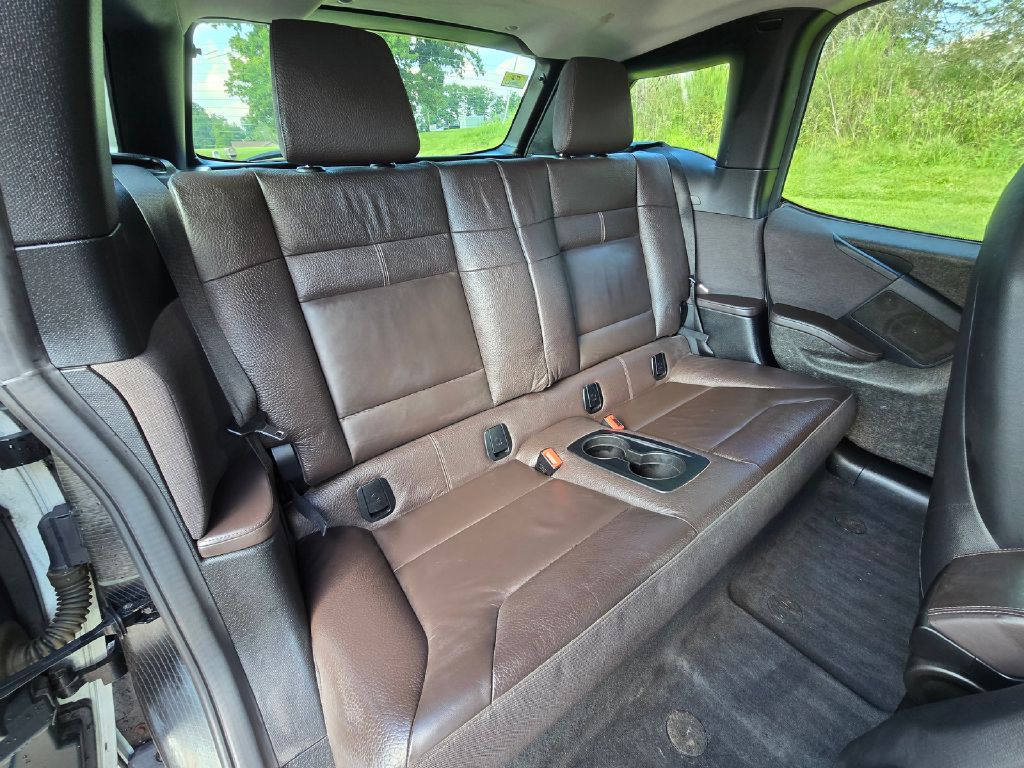 Photo 15 of this BMW I3