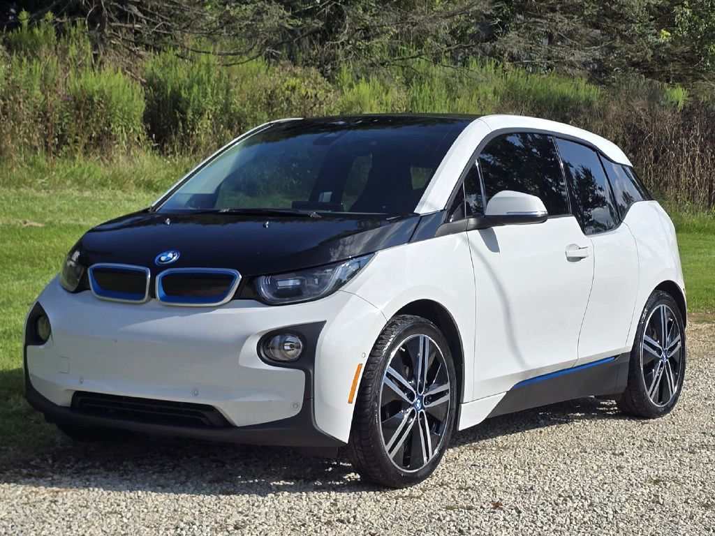 Photo 2 of this BMW I3