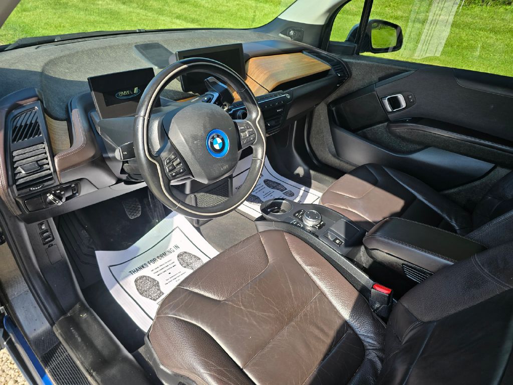 Photo 12 of this BMW I3