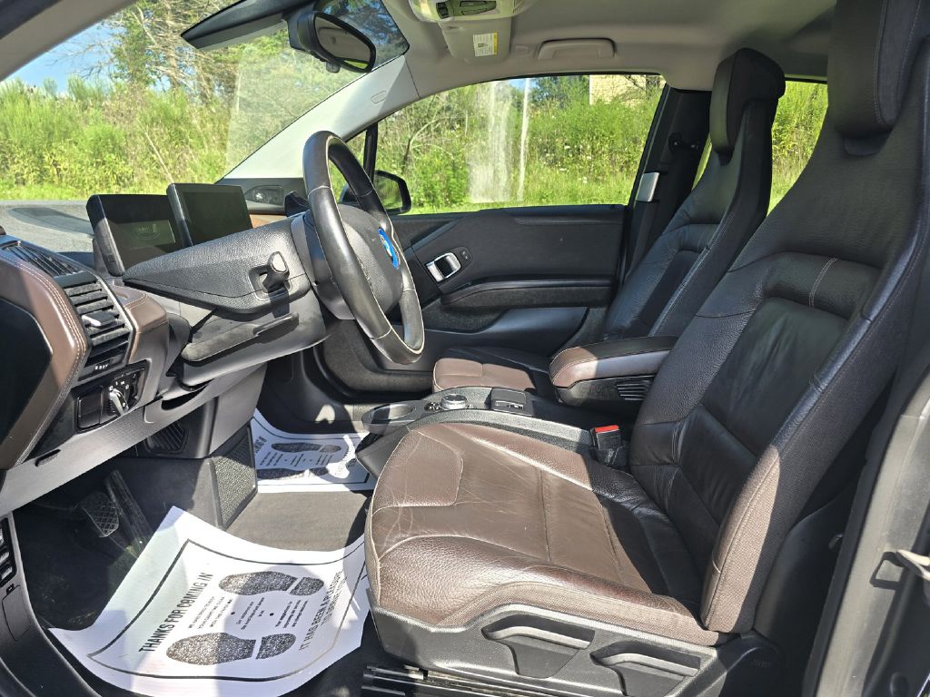 Photo 13 of this BMW I3