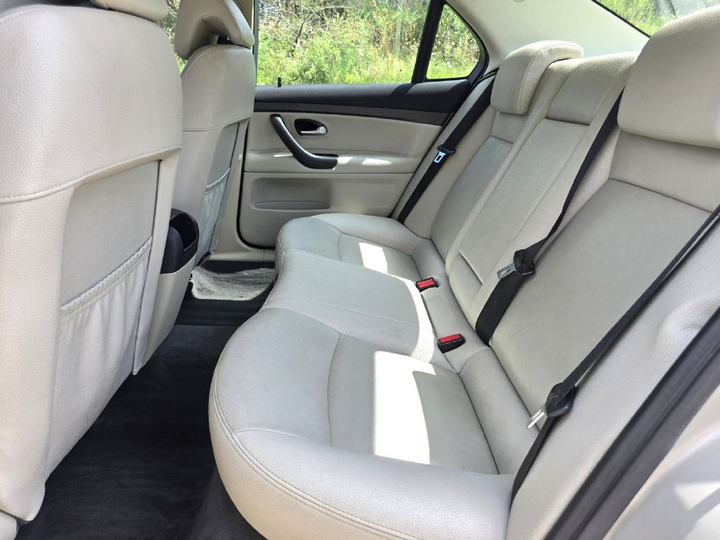 Photo 14 of this SAAB 9-3
