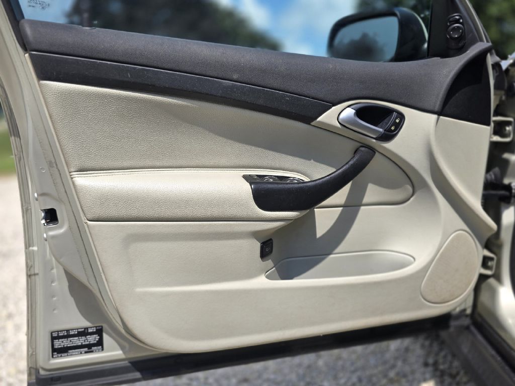 Photo 21 of this SAAB 9-3