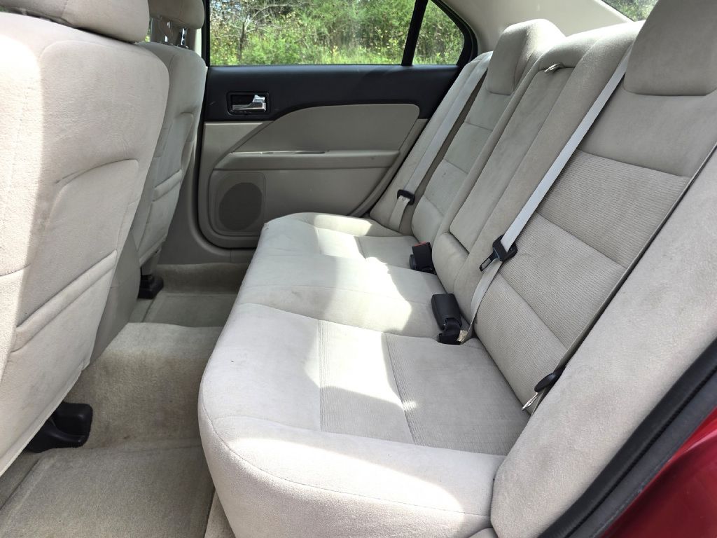 Photo 14 of this FORD FUSION
