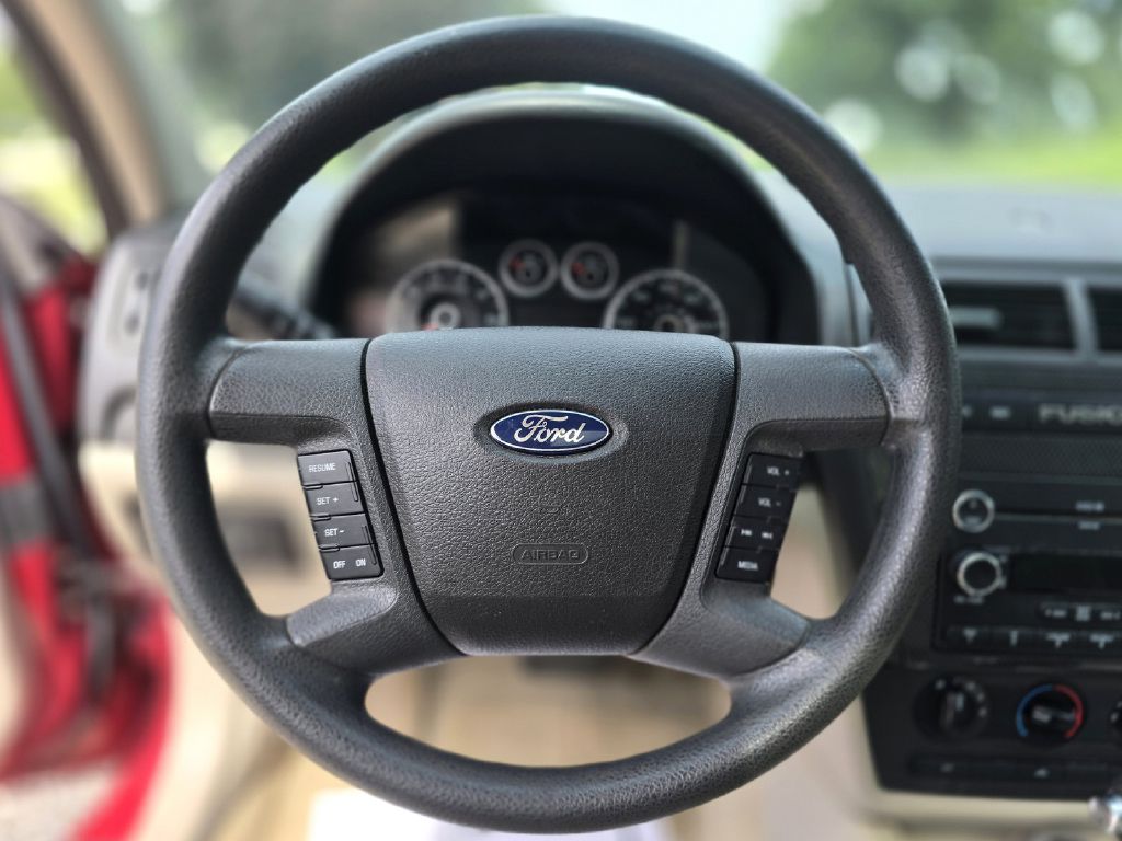 Photo 18 of this FORD FUSION