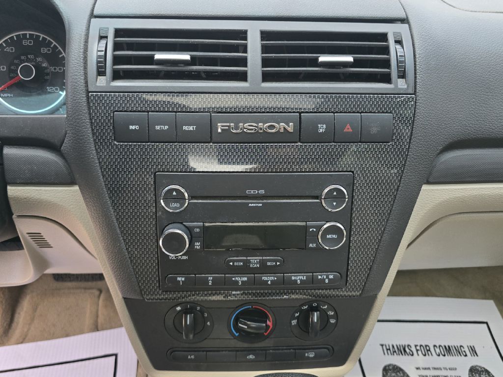 Photo 19 of this FORD FUSION