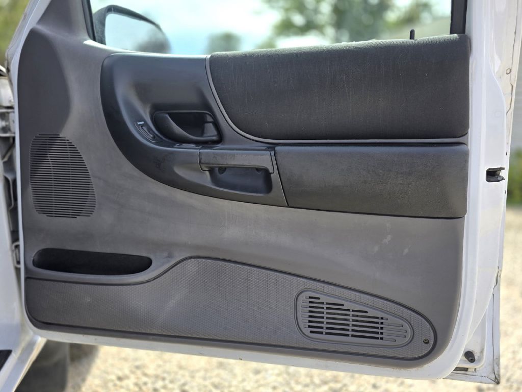 Photo 21 of this FORD RANGER