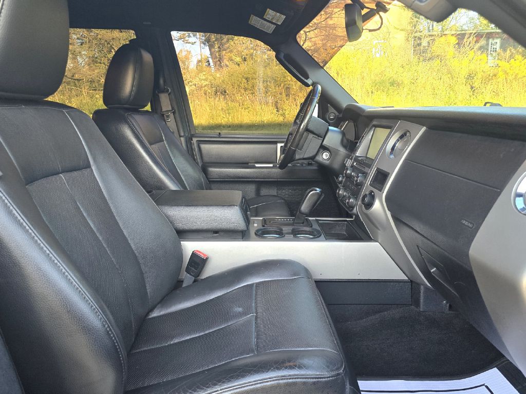 Photo 17 of this FORD EXPEDITION