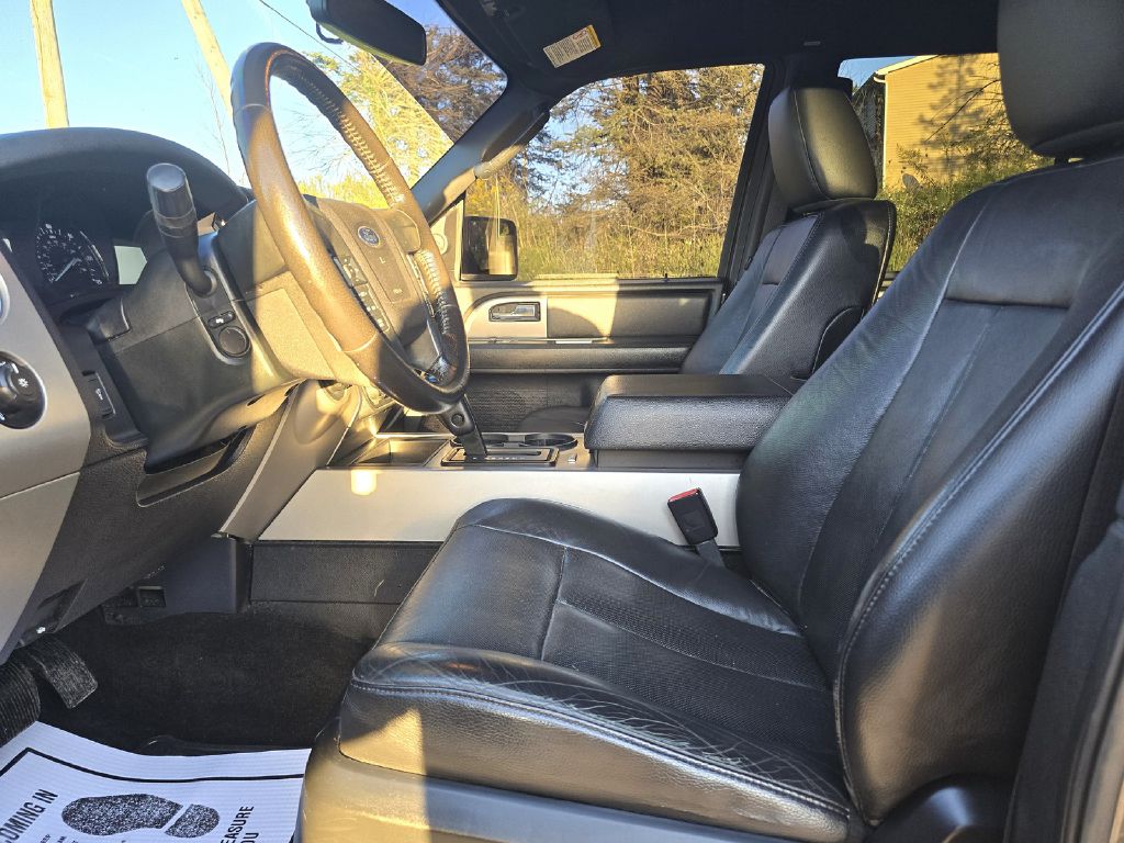 Photo 13 of this FORD EXPEDITION