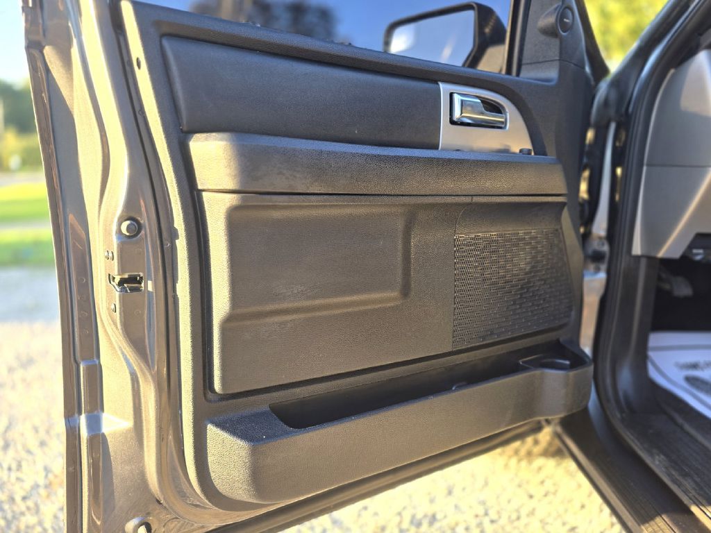 Photo 23 of this FORD EXPEDITION