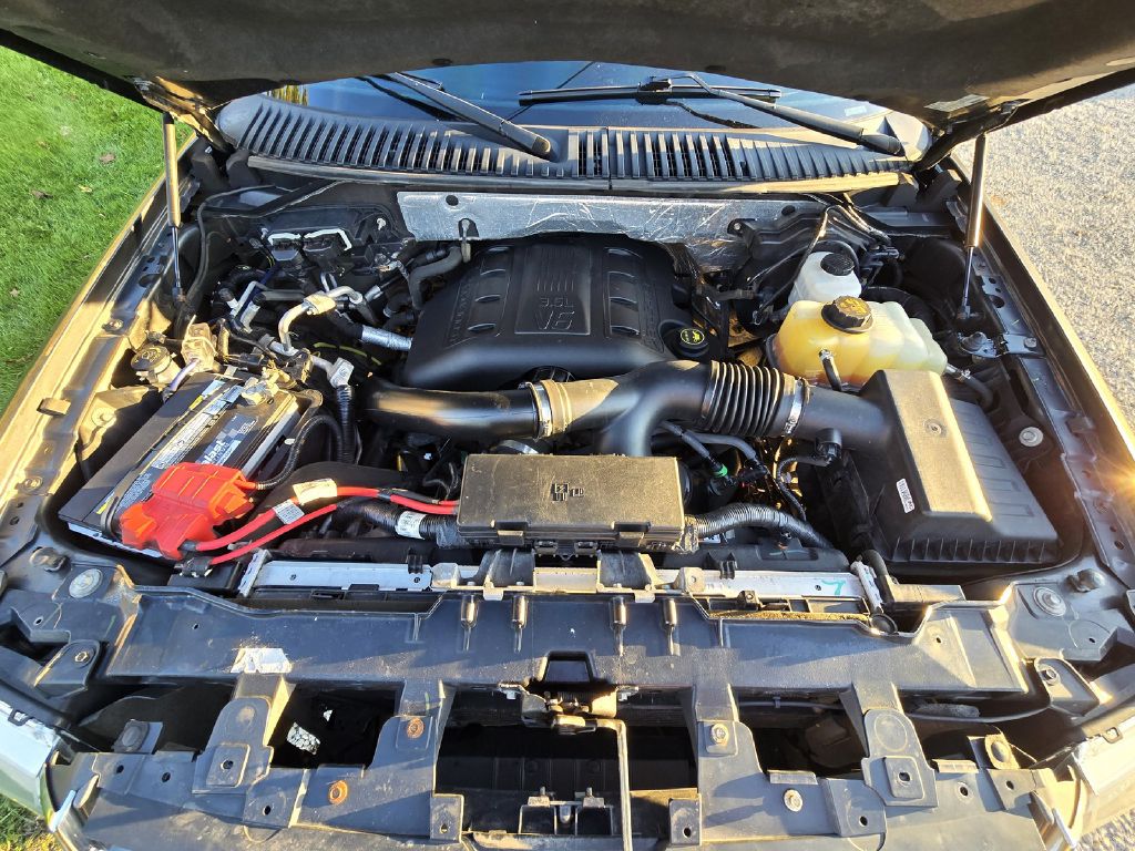Photo 28 of this FORD EXPEDITION