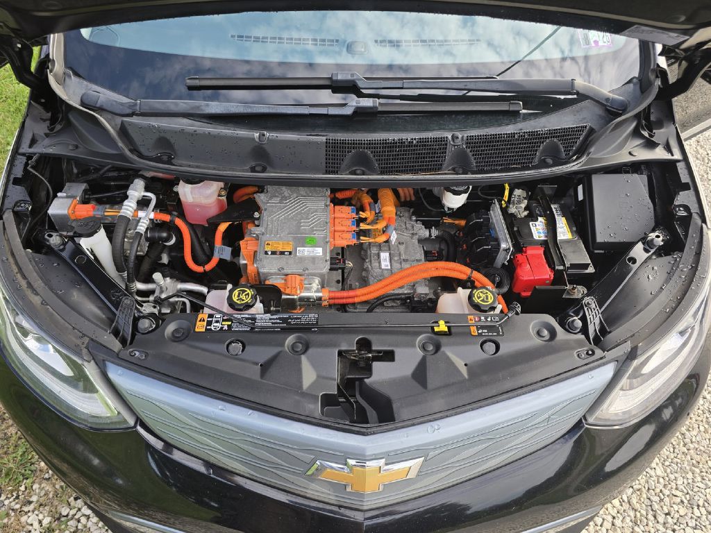 Photo 25 of this CHEVROLET BOLT EV