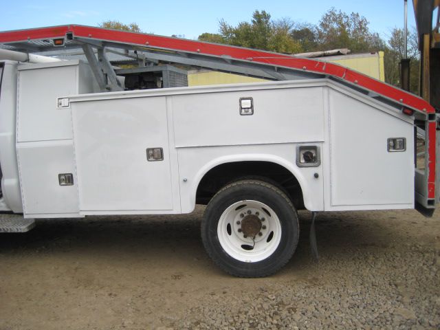 Photo 15 of this FORD F550
