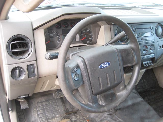 Photo 20 of this FORD F550