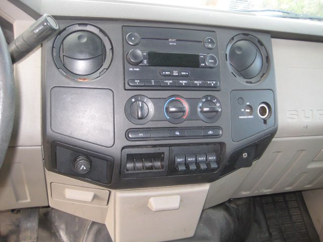 Photo 21 of this FORD F550