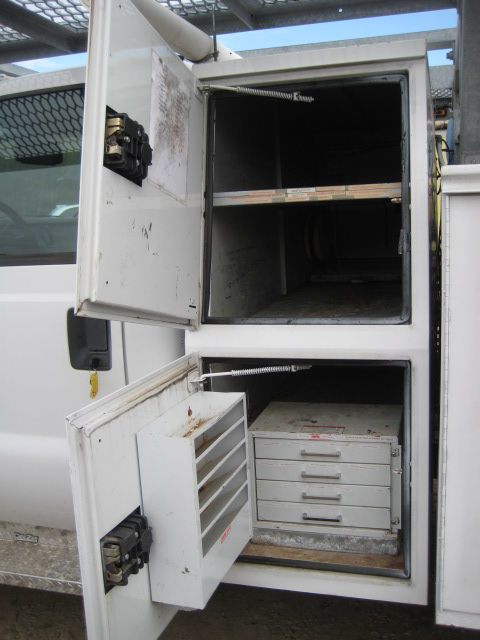 Photo 25 of this FORD F550