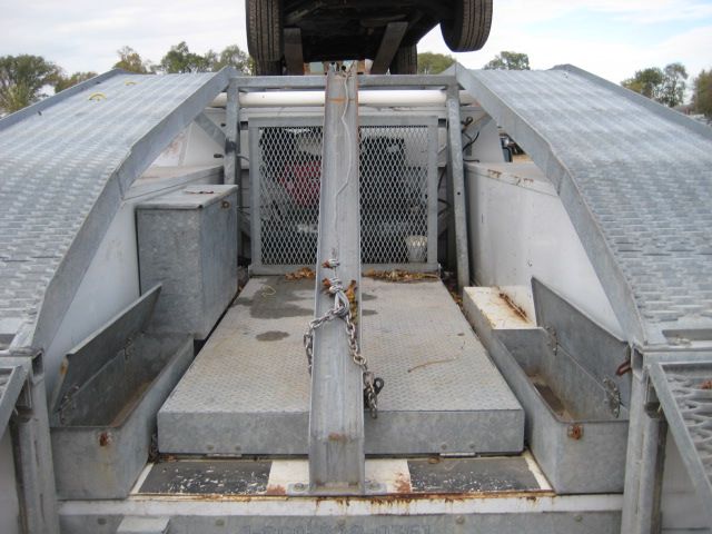 Photo 27 of this FORD F550