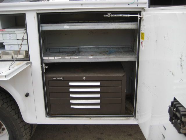 Photo 30 of this FORD F550