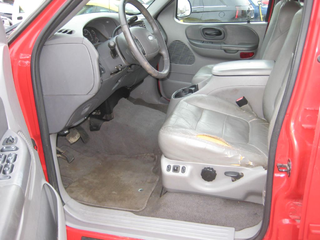 Photo 12 of this FORD F150