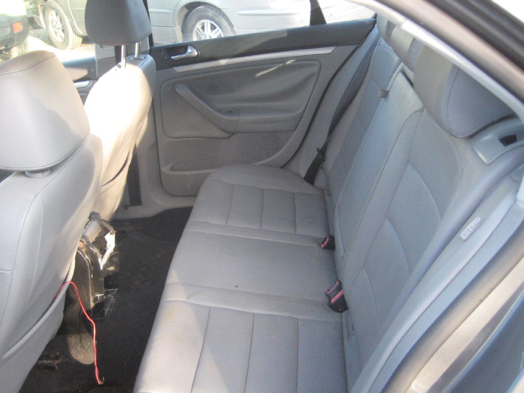 VOLKSWAGEN JETTA 2007 VOLKSWAGEN JETTA 3VWEF81K37M111956