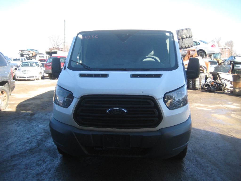 Photo 2 of this FORD TRANSIT