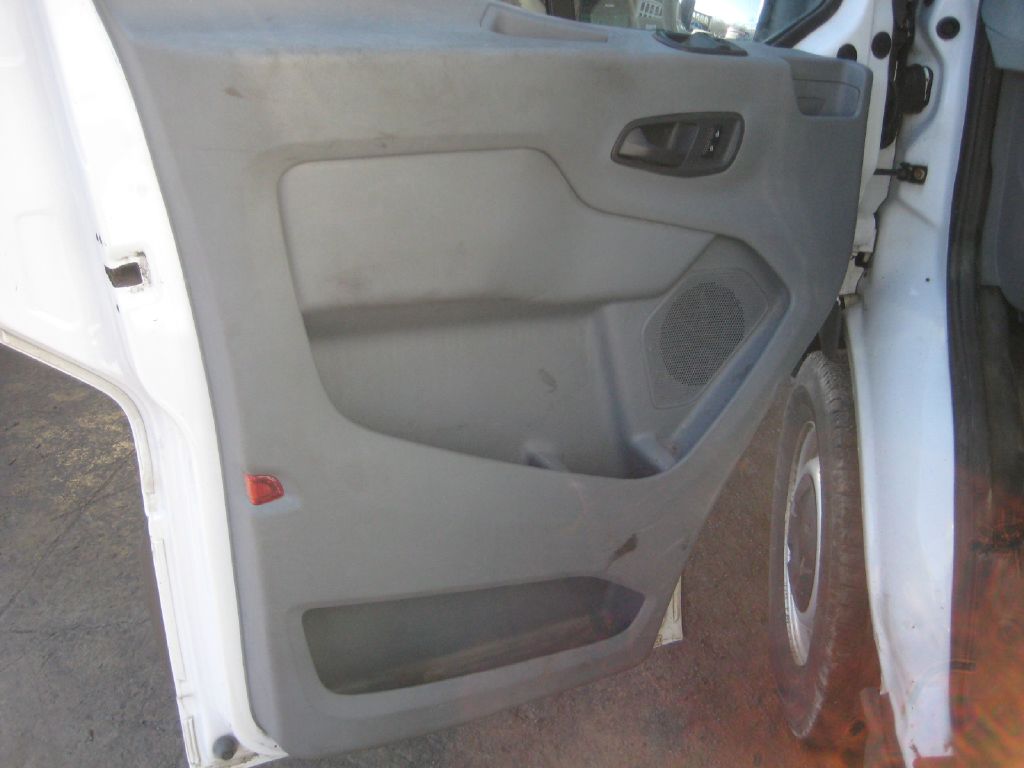 Photo 7 of this FORD TRANSIT