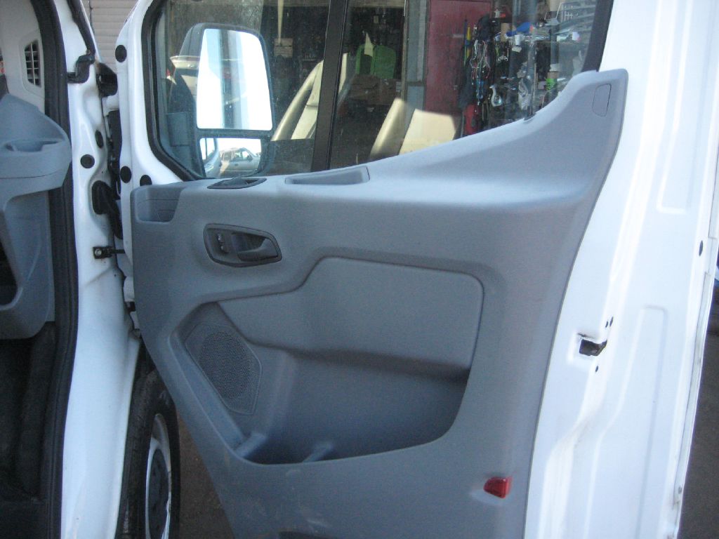 Photo 9 of this FORD TRANSIT