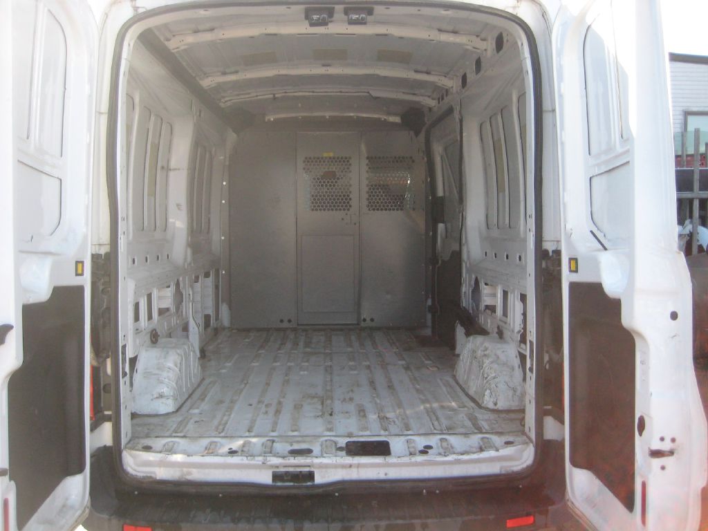 Photo 14 of this FORD TRANSIT