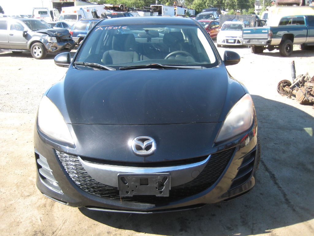Photo 2 of this MAZDA 3