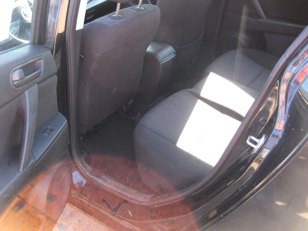 Photo 11 of this MAZDA 3