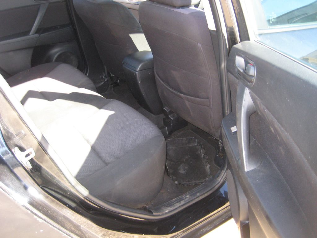 Photo 12 of this MAZDA 3