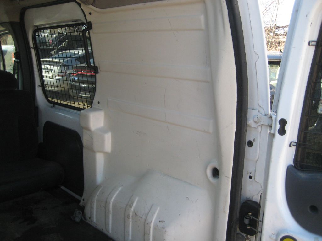 Photo 13 of this FORD TRANSIT CONNECT