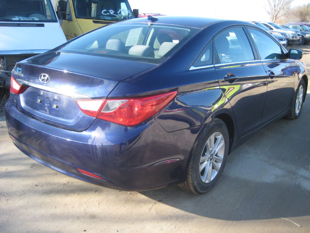Photo 7 of this HYUNDAI SONATA
