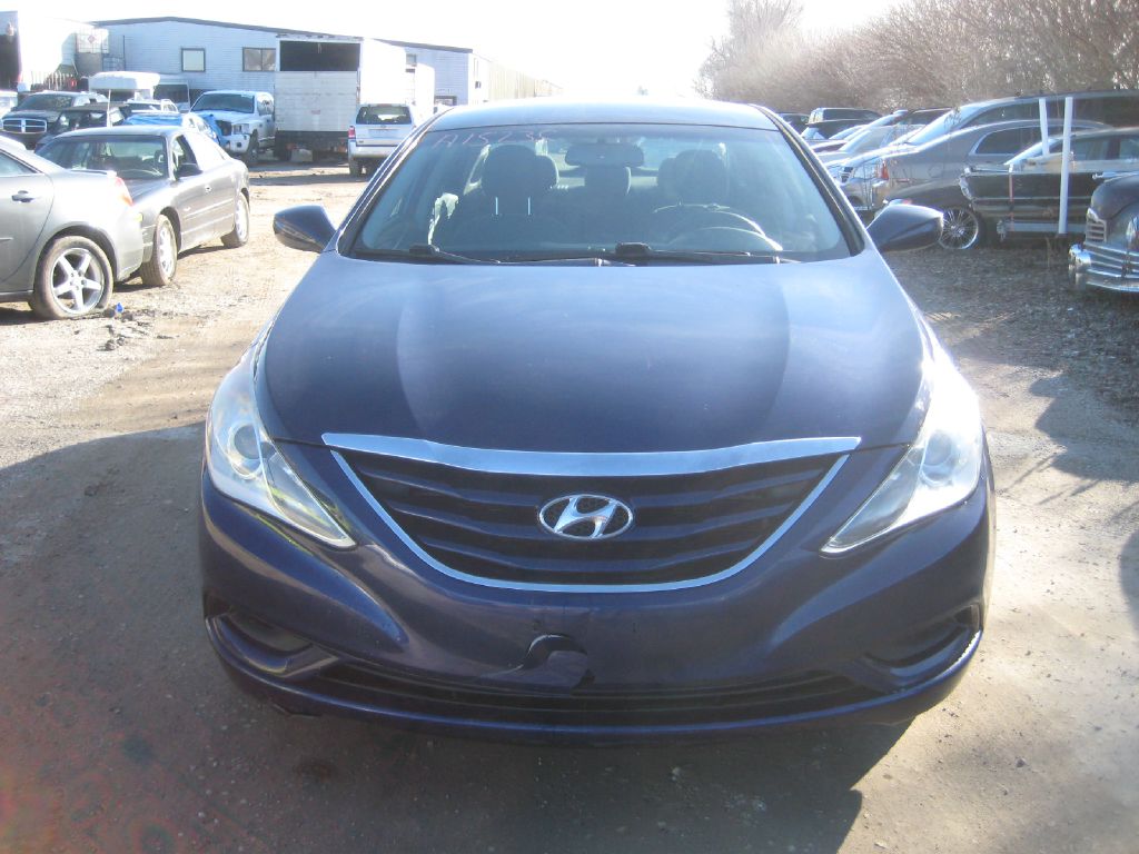 Photo 2 of this HYUNDAI SONATA