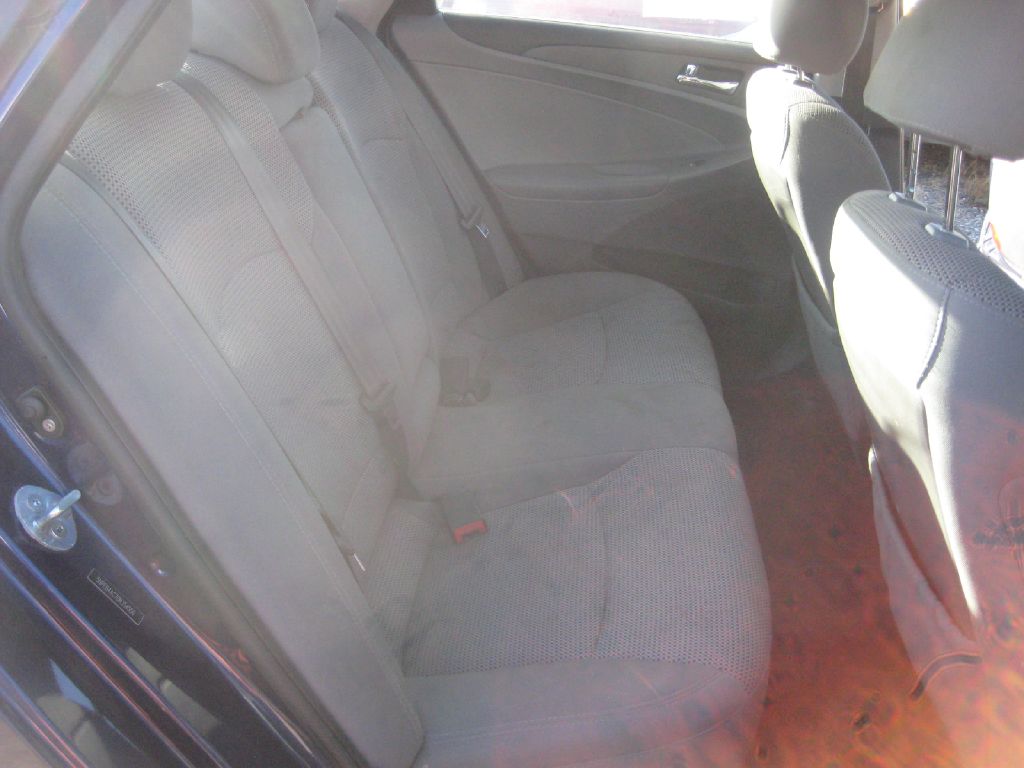 Photo 14 of this HYUNDAI SONATA