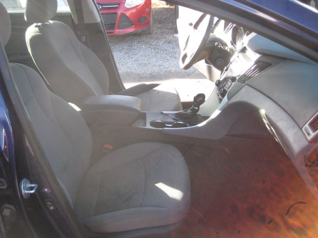 Photo 16 of this HYUNDAI SONATA