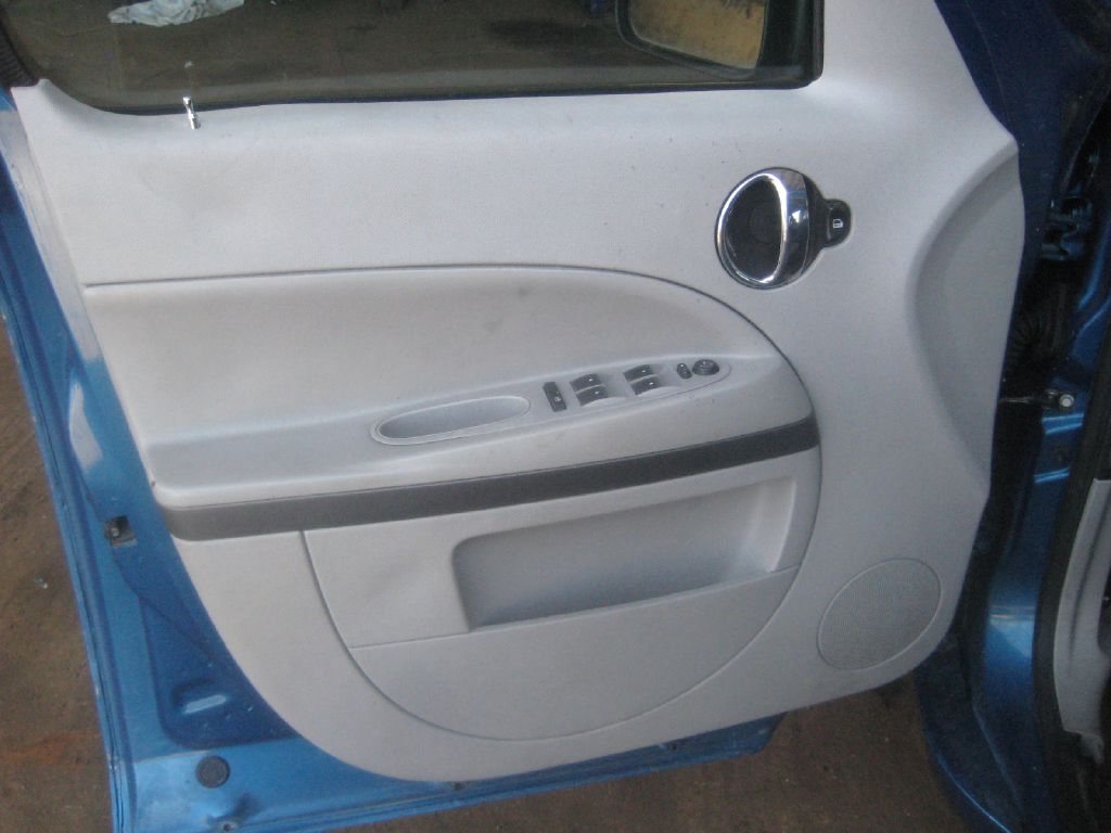Photo 9 of this CHEVROLET HHR