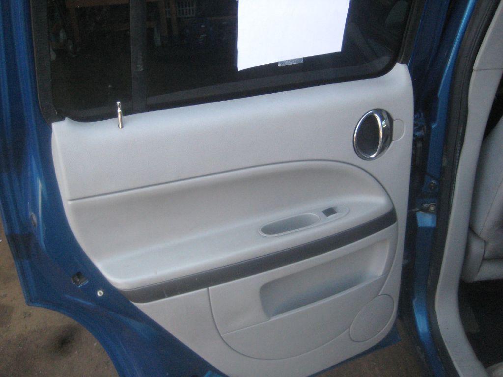 Photo 11 of this CHEVROLET HHR