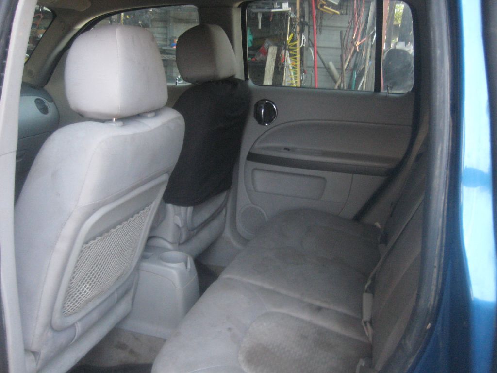 Photo 12 of this CHEVROLET HHR