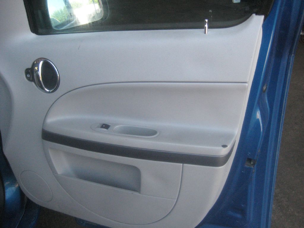 Photo 13 of this CHEVROLET HHR